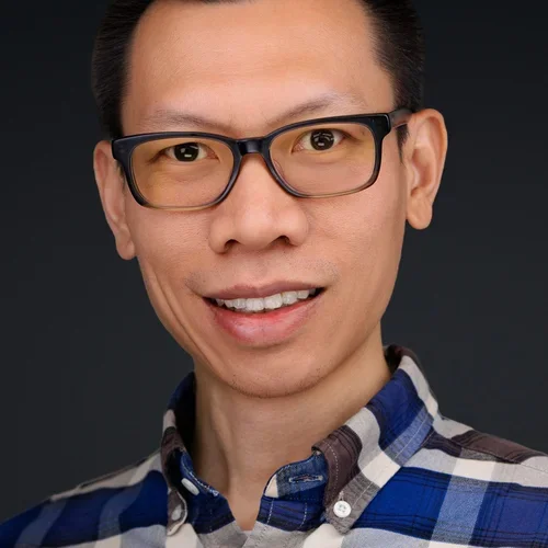 headshot of Shili Xu
